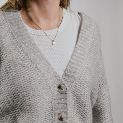 THE HEARTH Cardigan mit tiefem V-Ausschnitt aus Kaschmir & Seide