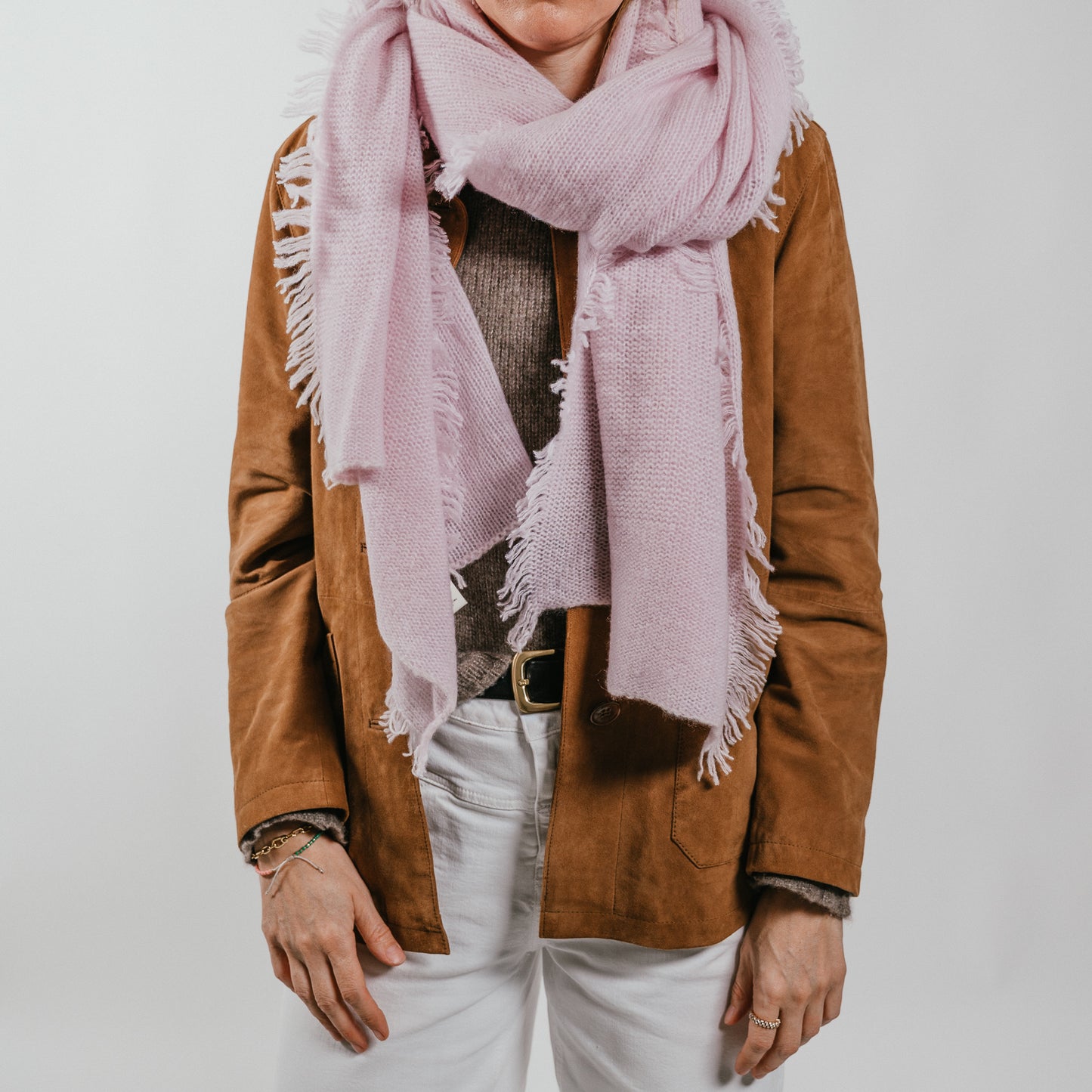 THE STILLNESS SCARF aus Kaschmir & Seide