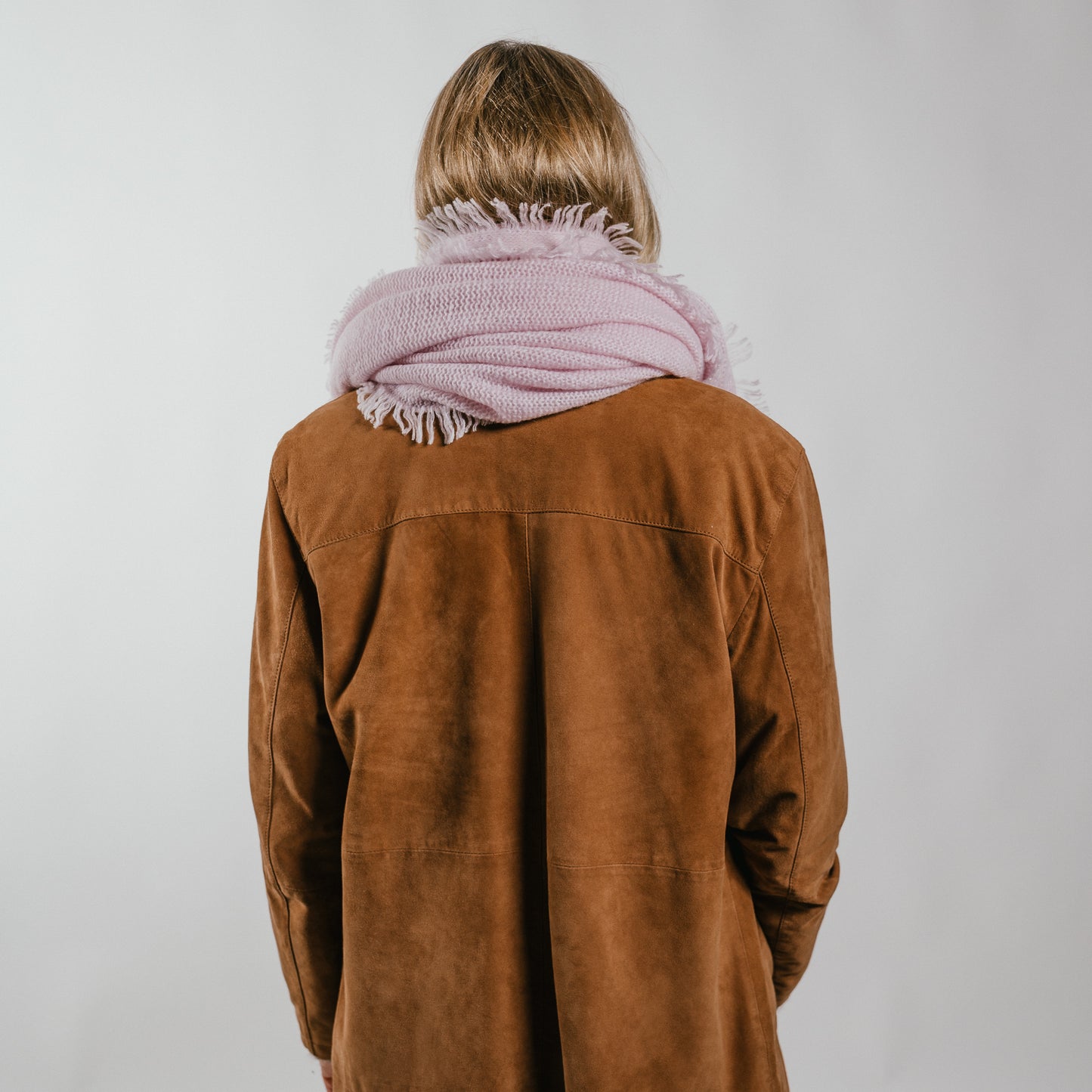 THE STILLNESS SCARF aus Kaschmir & Seide