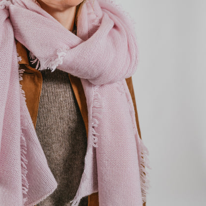 THE STILLNESS SCARF aus Kaschmir & Seide