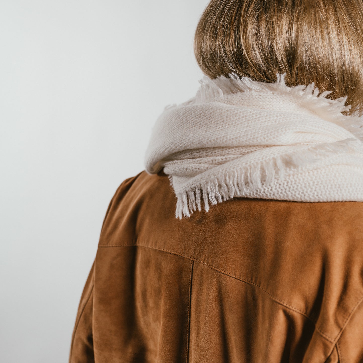 THE STILLNESS SCARF aus Kaschmir & Seide