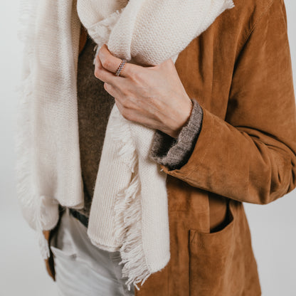 THE STILLNESS SCARF aus Kaschmir & Seide