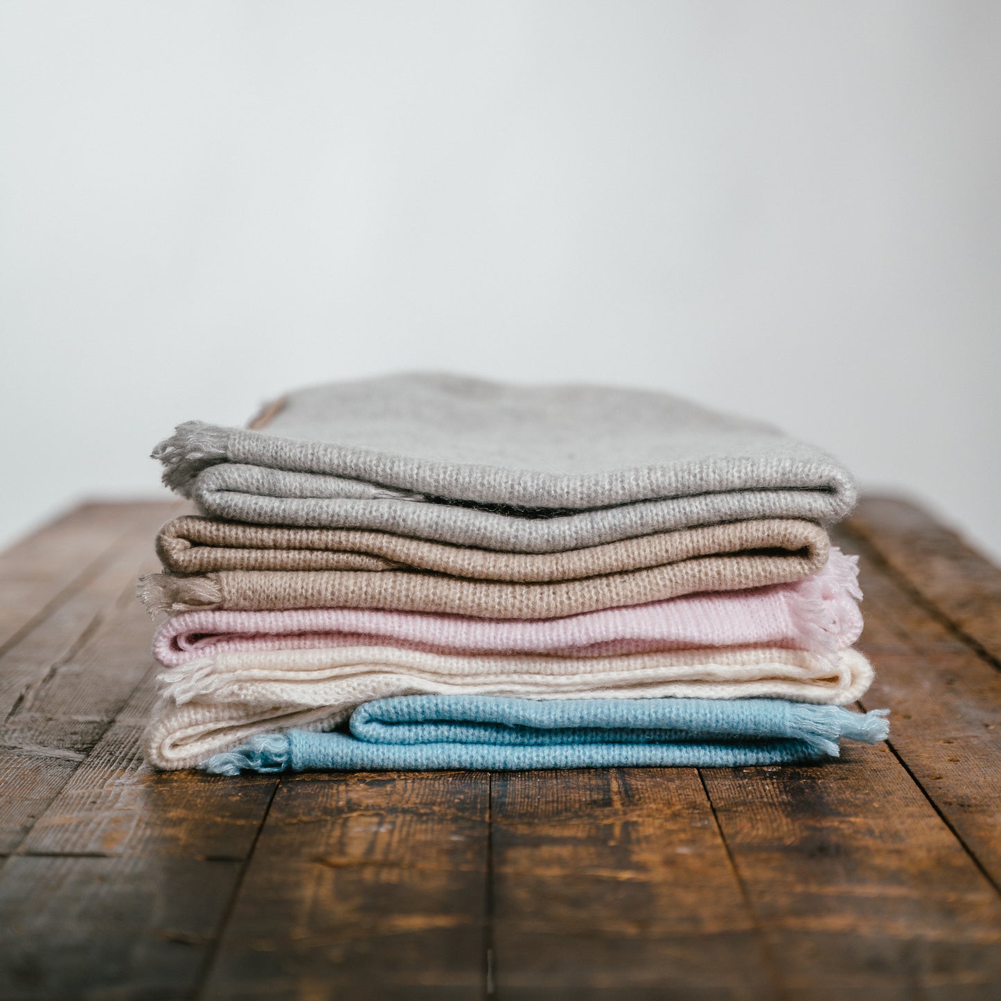 THE STILLNESS SCARF aus Kaschmir & Seide