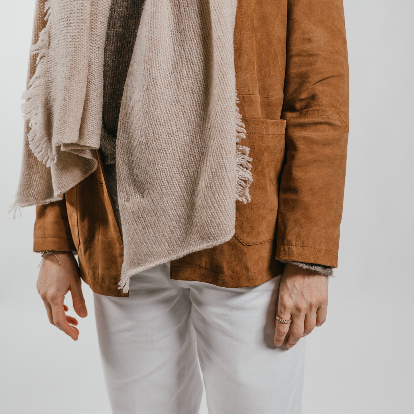 THE STILLNESS SCARF aus Kaschmir & Seide